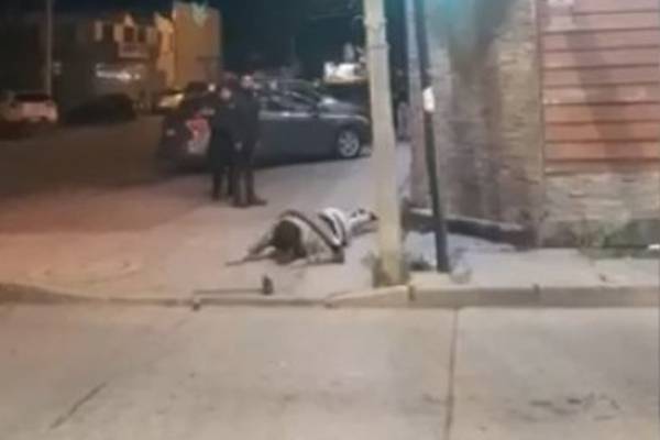 [VIDEO] Hombre ebrio sufrió brutal caída cuando intentaba entrar a un pub en Punta Arenas