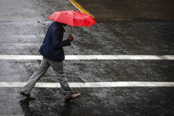 ¿A qué hora y cuánta lluvia caerá este jueves en la Región Metropolitana?: Habrá agua en todas las comunas