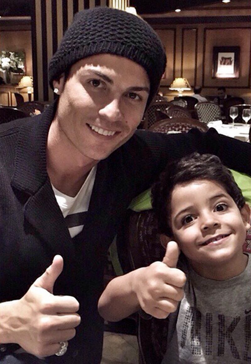 Cristiano Ronaldo y su hijo, como dos gotas de agua