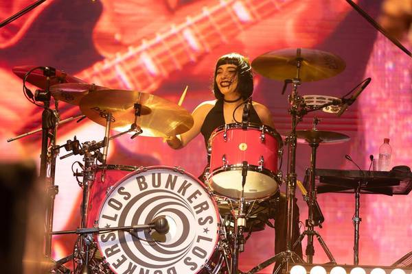 Cancamusa: quién es la baterista que la rompió en Viña 2024 con Los Bunkers