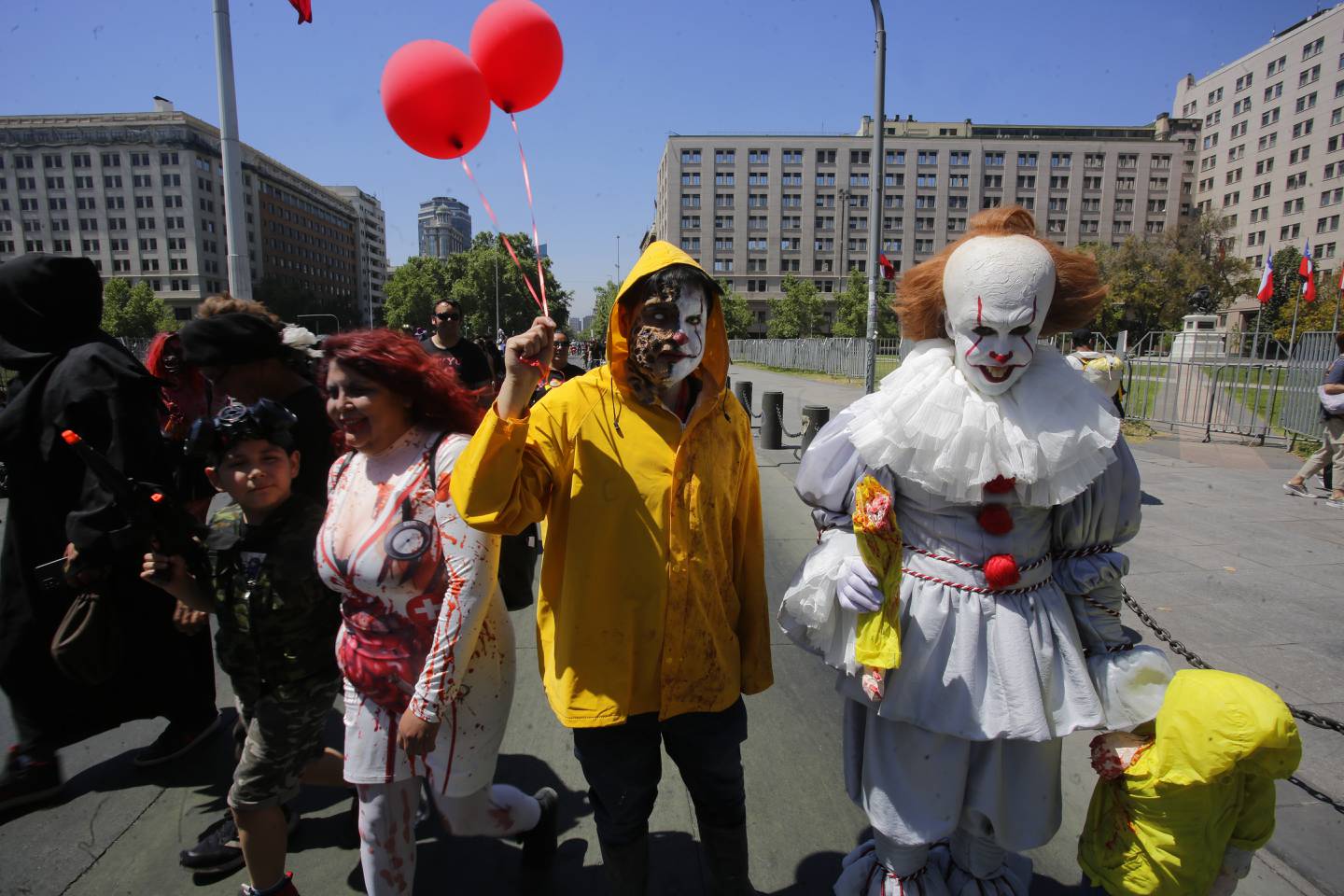 Imágenes de la Zombie Walk, que volvió a Santiago después de tres años