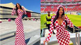 Ivana Knöll, la fan croata que roba cámaras en el Mundial por su vestimenta