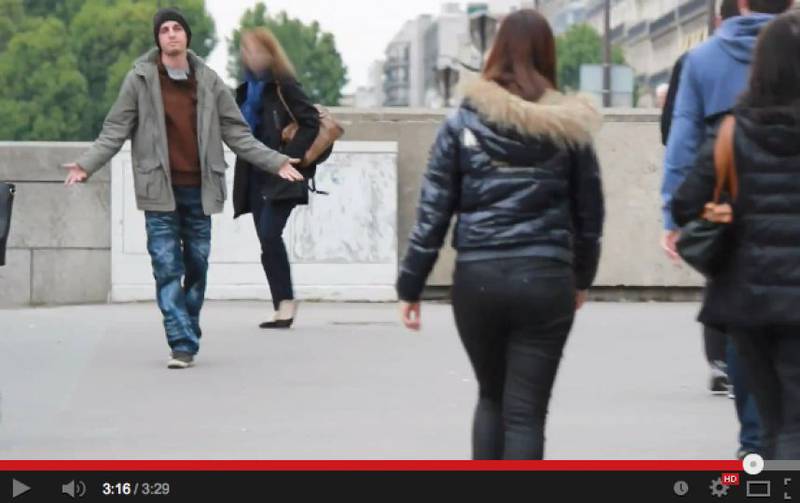 Video: Gente ignora a hombre 