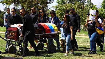 Funeral de exmilitar venezolano Ronald Ojeda se realizó en una discreta ceremonia en Pudahuel 