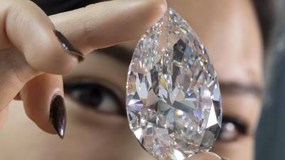 Venden diamante en más de 21 millones de dólares