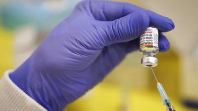 ¡Malas noticias! Vacuna de Pfizer solo ofrece 33% de protección contra ómicron