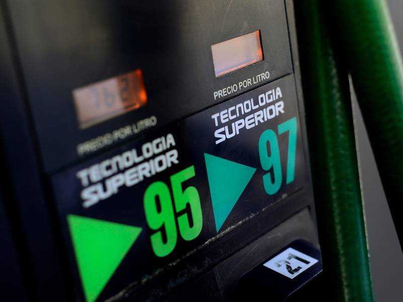 Alza no para: Precio de las bencinas tendrá nuevo incremento de $11,2 por litro