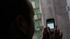 Instituto de Seguridad Laboral de Chile alerta a la población por falso WhatsApp pidiendo datos