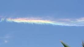 Asombro por avistamiento de una extraña “nube multicolor” en Doñihue