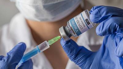 ¿Ultra inmune?: hombre se vacuna 10 veces contra Covid-19 en Nueva Zelanda