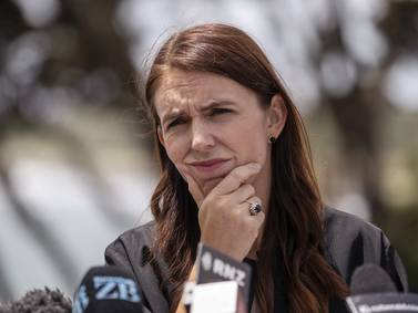 Sin privilegios: Primera Ministra de Nueva Zelanda posterga su matrimonio por el avance de la variante ómicron