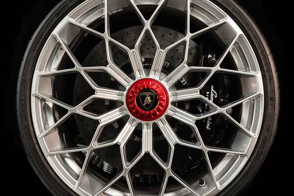 Bridgestone lanza el neumático Potenza Race
