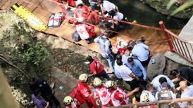 Varios heridos tras colapso de puente colgante en México 