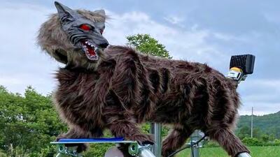 Japón crea un terrorífico lobo robot para proteger sus sembradíos: así es el Super Monster Wolf