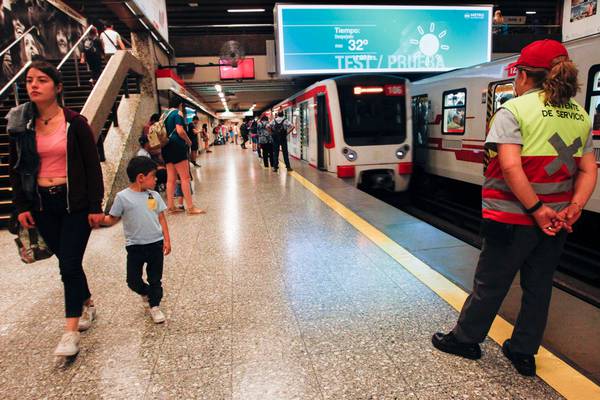 Metro informa cierre de tres estaciones de la Línea 1 por “problema en la vía”
