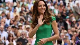 Kate Middleton y los looks rojo pasión perfectos para el invierno y terminar el año