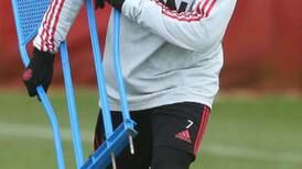 Alexis volvió a los entrenamientos con Manchester United y está listo para jugar en la Premier League