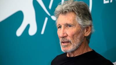 Roger Waters llama a votar en la segunda vuelta presidencial y muestra su apoyo a Boric