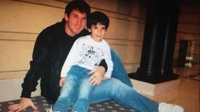 La conmovedora historia de como Lionel Messi ayudó al hijo de una mujer a superar sus problemas