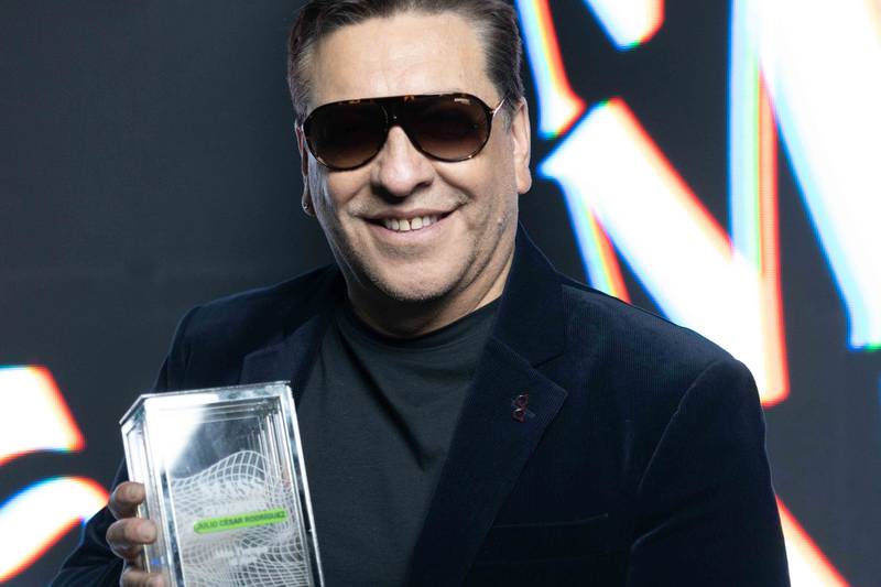 Julio César Rodríguez ganó la categoría a "Mayor tiempo al aire" en los Premios MASS Awards.