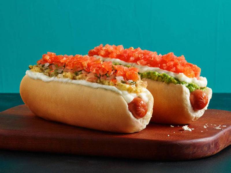 Completo italiano chileno en el tercer lugar del ranking de los mejores hot dogs del mundo:  “Si no rectifican, los llenamos de recetas”