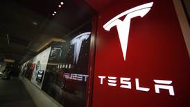 Problemas de seguridad en pantalla táctil obliga a Tesla a retirar casi 130.000 vehículos