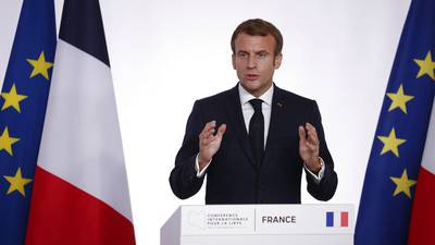 Emmanuel Macron aseguró que quiere “cabrear” a los no vacunados