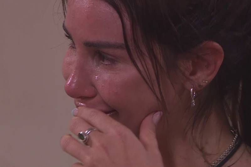 La figura televisiva no aguantó las lágrimas durante una actividad realizada por la rumpóloga colombiana, Vivian Arango.