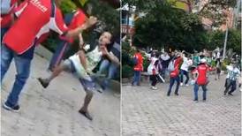 Violencia desatada: barristas de equipos colombianos se enfrentaron con machetes en plena calle
