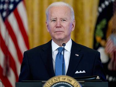 Joe Biden llama “estúpido hijo de perra” a periodista de Fox News
