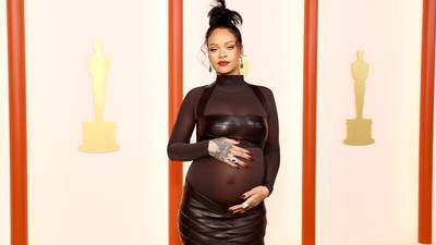 Rihanna muestra a su hijo pero critican su apariencia al igual que con el bebé de Paris Hilton