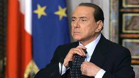 Política, fútbol, dinero, corrupción y escándalos:  los pilares de la fama y desprestigio del “Cavaliere” Berlusconi  