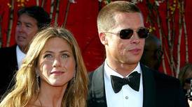 ¿Volvieron o no? Revelan la verdad detrás del apasionado beso entre Jennifer Aniston y Brad Pitt