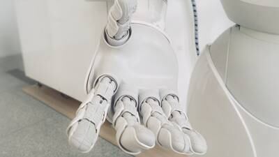 ¿El reemplazo definitivo de los humanos? Logran destreza humana en el movimiento de manos de un robot con IA