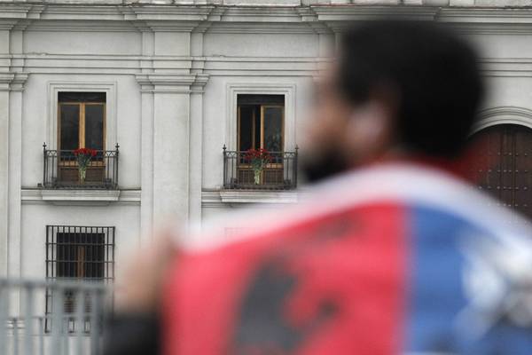 Encuesta CERC-MORI: 36% de los chilenos justifica el golpe de Estado 