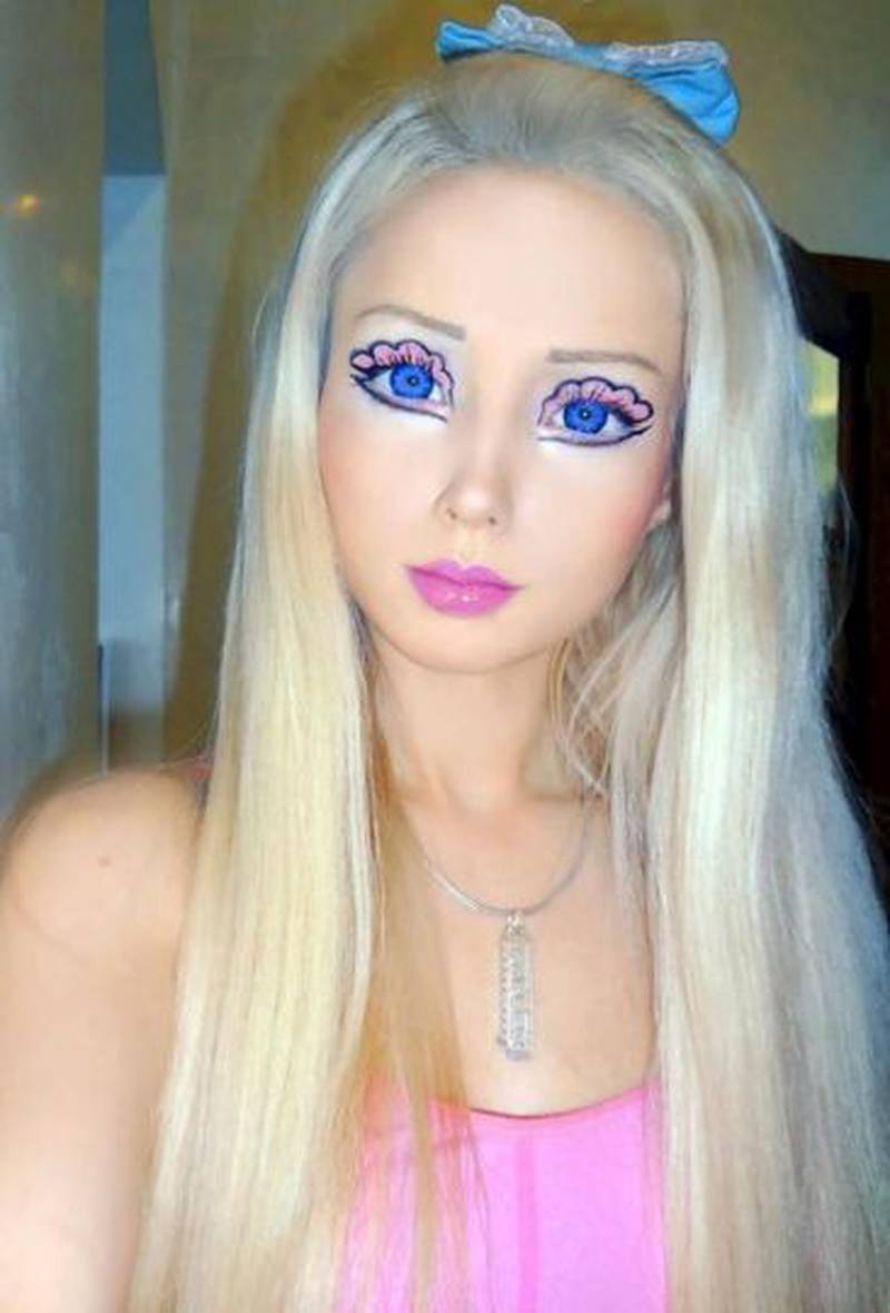 La familia barbie humana 2025
