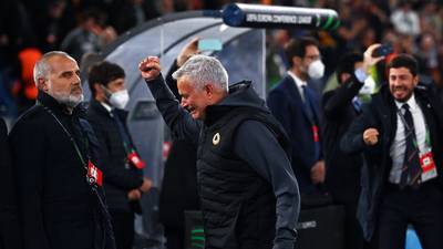 “Mi emoción fue para ellos”: el conmovedor llanto del duro Mourinho tras clasificar a la final de la Conference League con la Roma