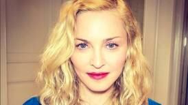 Madonna sorprende a sus seguidores con osado nuevo look