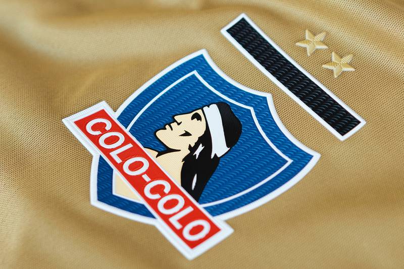Colo Colo lanzó una nueva camiseta