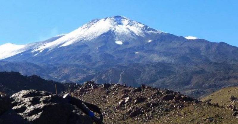 Volcán Tupungatito presenta actividad sismica. Erupción podría ocurrir en meses o años.
