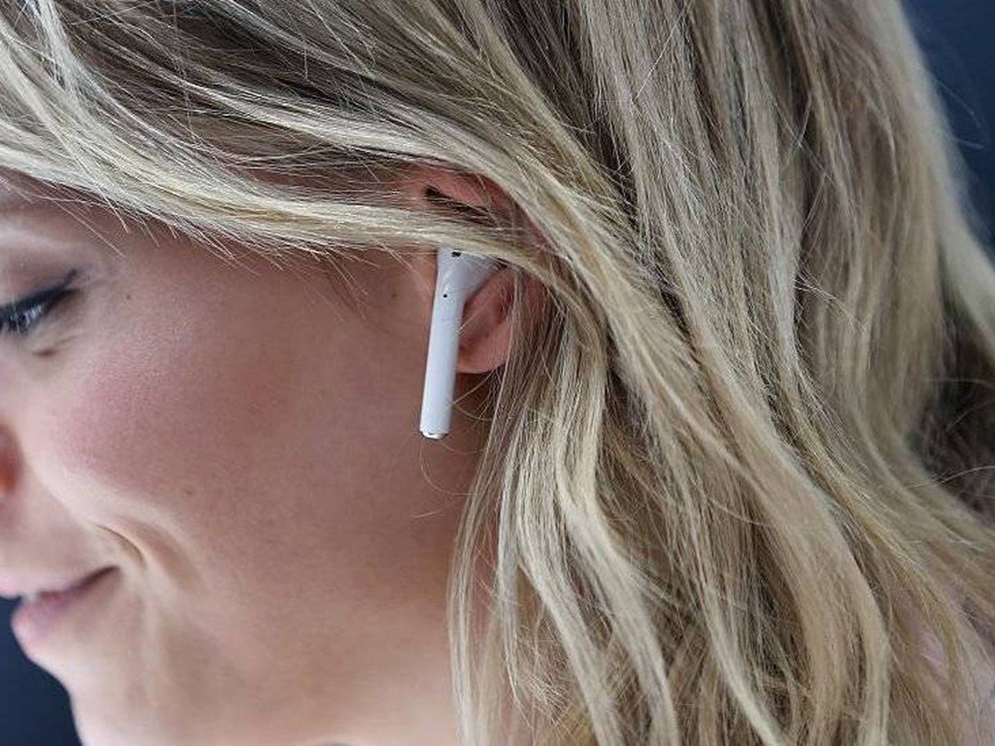 Científicos advierten que los AirPods y otros auriculares inalámbricos  podrían causar cáncer