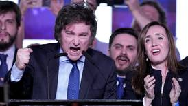¿Quién es Javier Milei, el candidato ultraconservador y ‘libertario’ que sacudió a la política argentina?