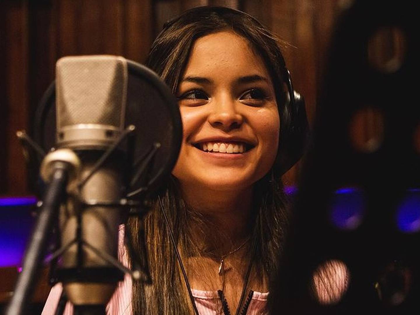 La exparticipante de "Rojo" y "The Voice Chile" está próxima a lanzar su primer sencillo. Lo anunció en sus redes sociales.