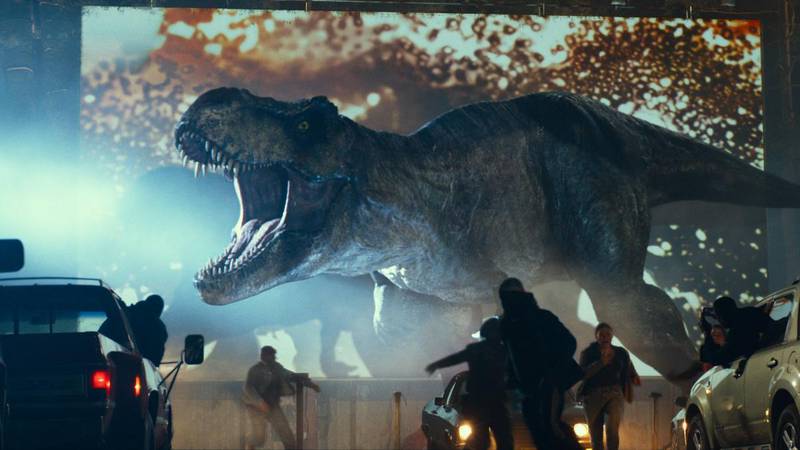 Sorpresa en proyección de Jurassic World en Monterrey