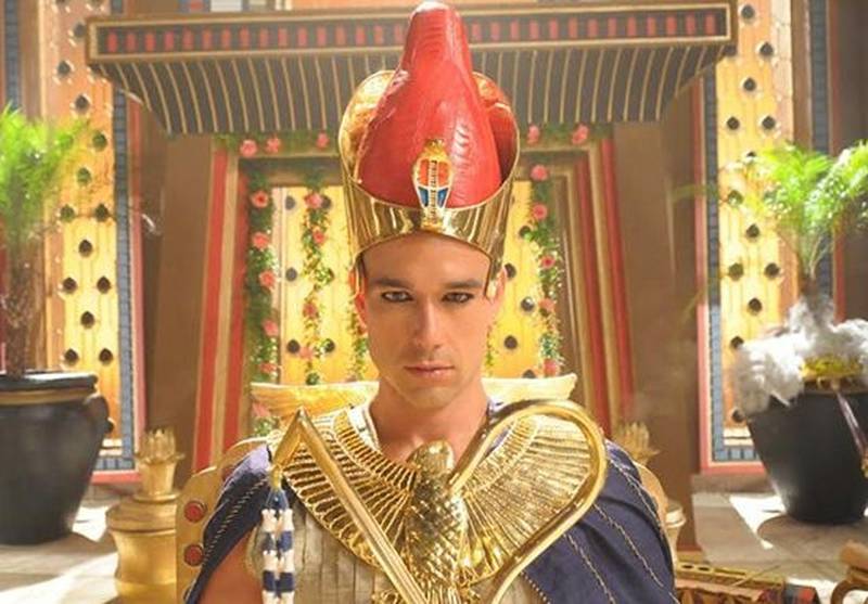 Двойная корона фараона. Корона египетских фараонов. Фараон РАМЗЕС 2. 2 Короны Египта.