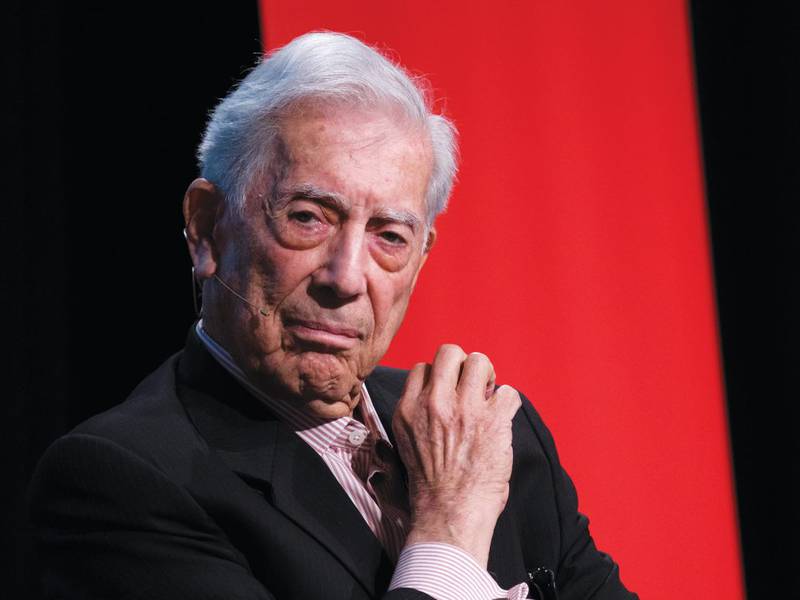 Memoria de pez: por qué el Premio Nobel Vargas Llosa asume la dura decisión de alejarse de las letras