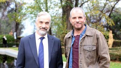Amigos y rivales: Francisco Reyes y Álvaro Rudolphy se reencuentran en nueva teleserie nocturna “Secretos de familia”