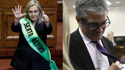 “Vale probablemente dos retiros… puede que más de dos”: Pamela Jiles arremete contra Ministro Marcel y su corbata