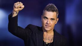 Música, fama, depresión y adicciones: Robbie Williams desnuda sus fantasmas y demonios frente a la cámara