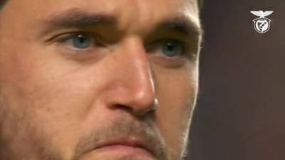 El conmovedor llanto del ucraniano Yaremchuk del Benfica tras recibir una ovación a estadio repleto